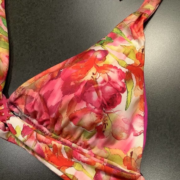 BECCA by Rebecca Virtue Floral Halter Bikini Top Pink Basket Weave Resin Center - Picture 3 of 11